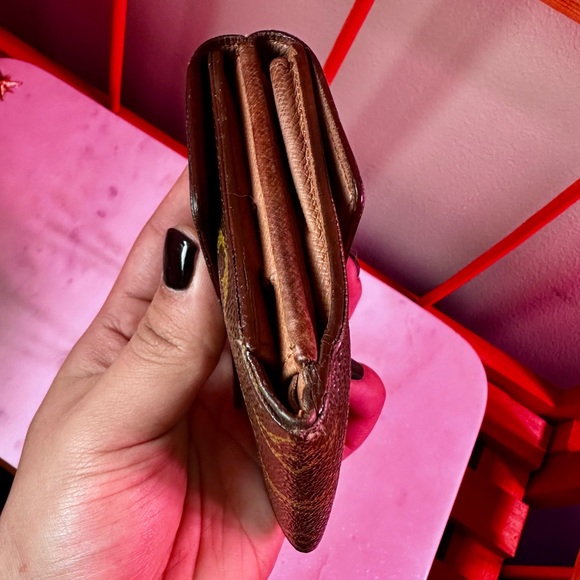 ❌SOLD❌ Louis Vuitton Monogram Compact
Snap Wallet Brown - Picture 16 of 16